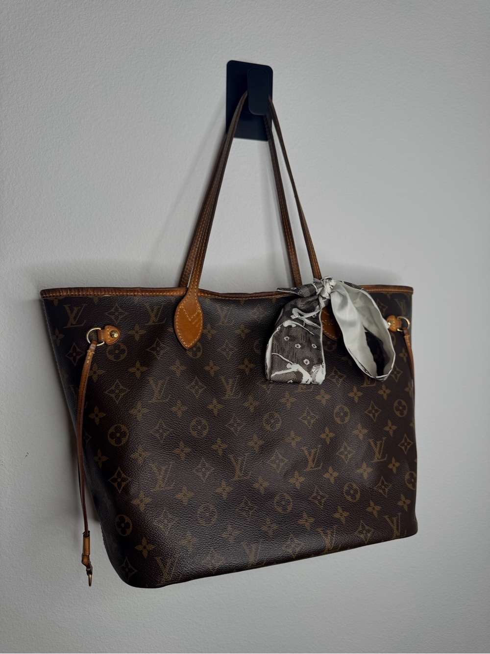 Louis Vuitton Neverfull MM – Monogram - Picture 2 of 12